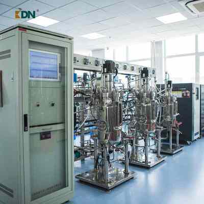 Un buon prezzo. Valore Ph 8.0-9.0 Enzima tessile Cas 9012-54-8 Agente ausiliario tessile per la lavorazione e il miglioramento dei tessuti in linea